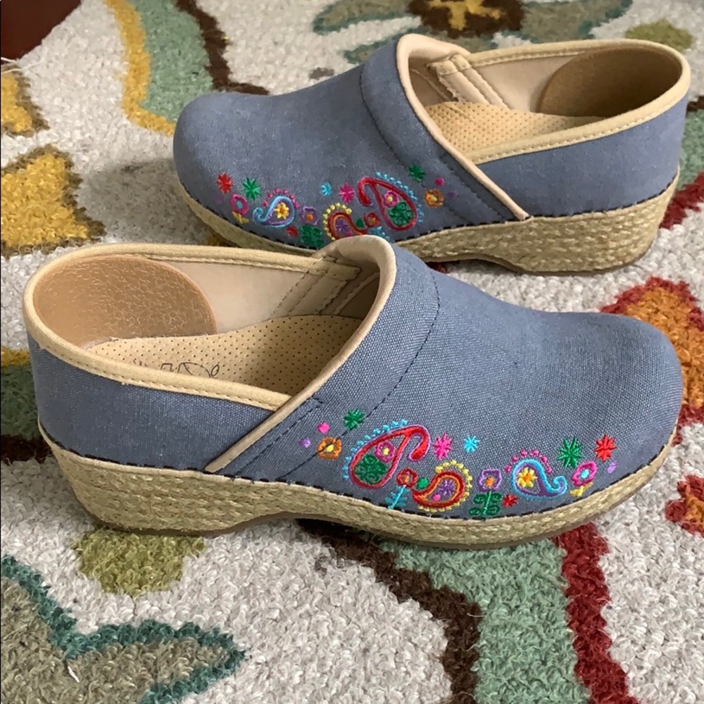 Almost brand new Dansko vegan clogs